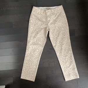 Size 6 BR tapered crop pants